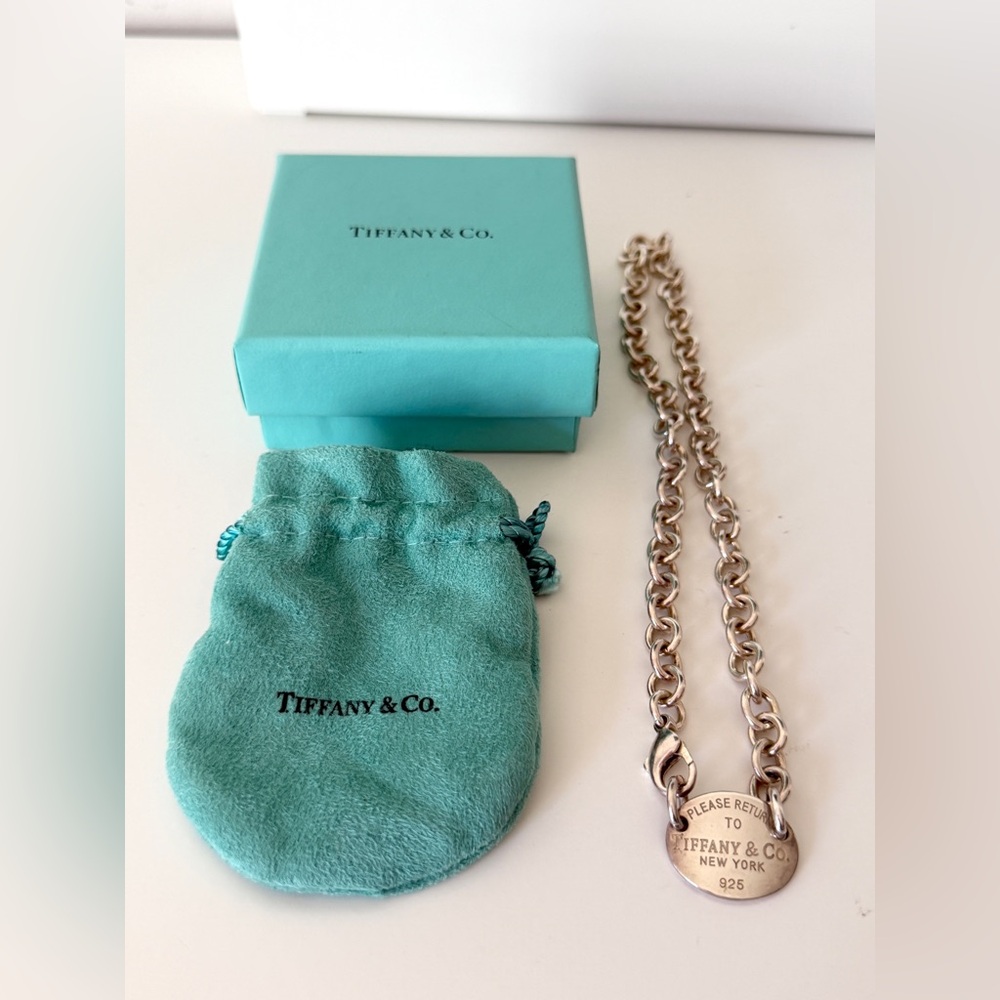 TIFFANY & Co. Return to Tiffany Oval Tag Sterling Silver Necklace 15''L - Picture 2 of 6